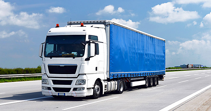 LKW auf Autobahn